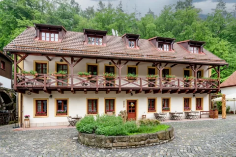 Černodolský mlýn - romantický penzion s restaurací